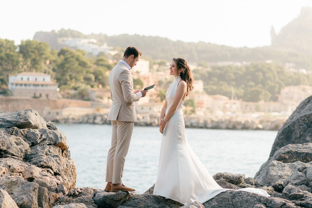 Elopement in Soller at Port de Soller Mallorca Cliffs, moment of the ceremony